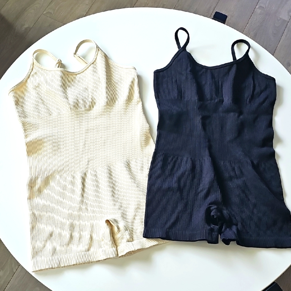 NWOT Women's Cream and Black Ribbed Bodysuit Rompers